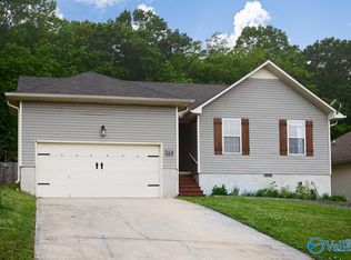 204 Hollington Dr NE, Huntsville, AL 35811