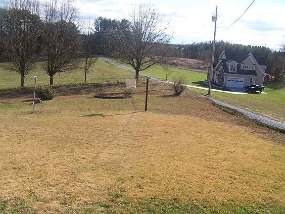 5th image of 976 McKinney Road