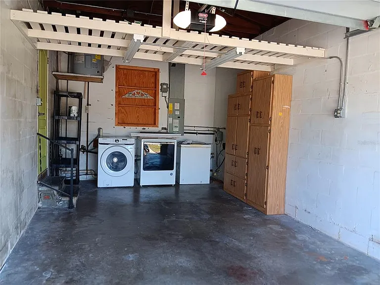 4864 Lake Charles Dr N — Photo 28