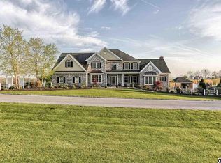 9 Tweno Dr, Mount Joy, PA 17552