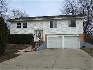 1st image of 875 Woodlawn St
