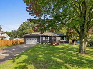 15691 Pruin St, Spring Lake, MI 49456