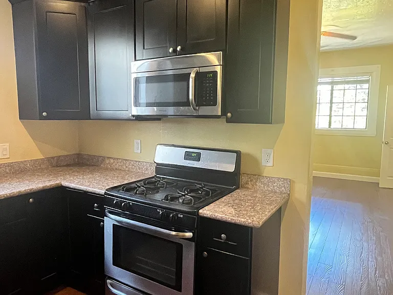 741 S 3rd St #5 — Photo 6