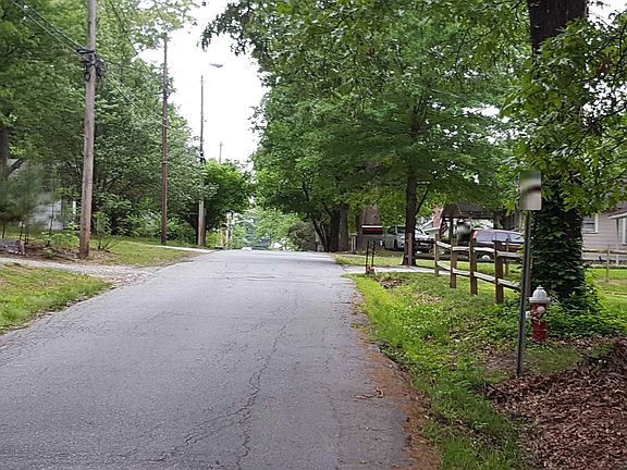 4th image of 209 Irbywood Dr