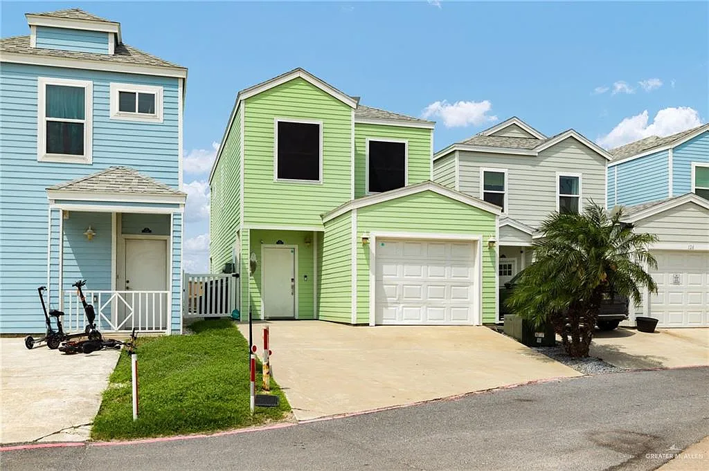 3 bed, 2.5 bath, 1396 sqft, $2,850 — Photo 1