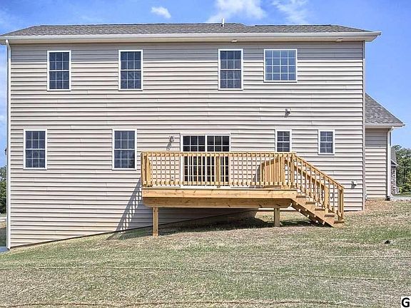 4th image of 10 Grandview Dr