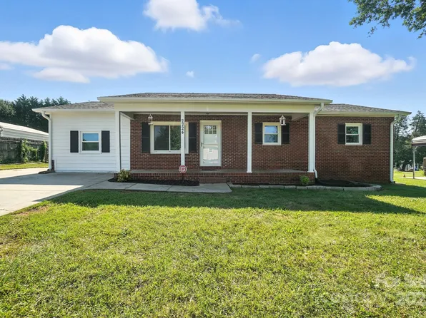 2224 Chatham St, Newton, NC 28658