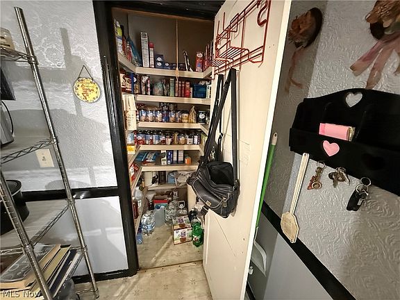 4th image of 147 Newell Ave