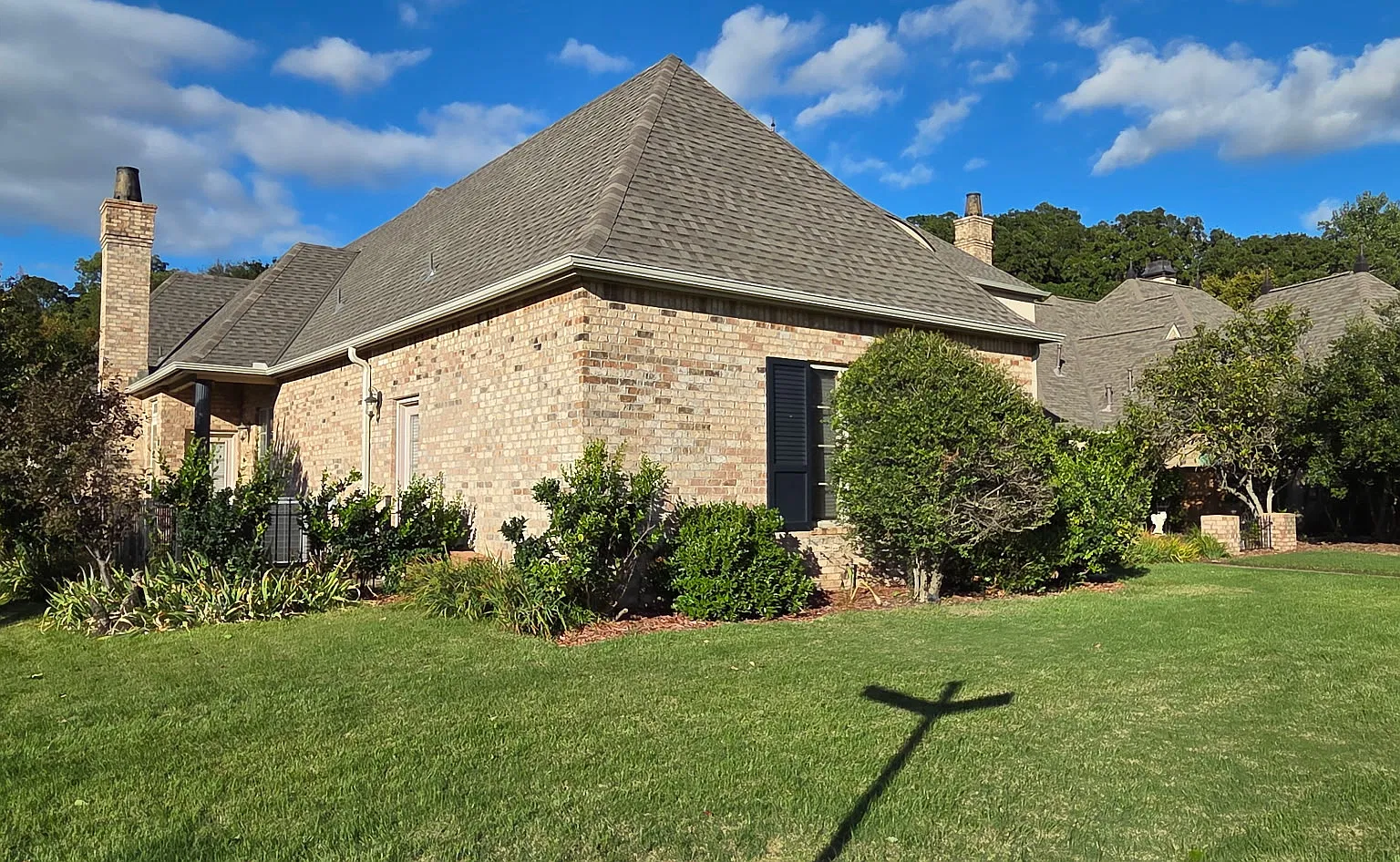 4 bed, 4.5 bath, 4654 sqft, $3,900 — Photo 2