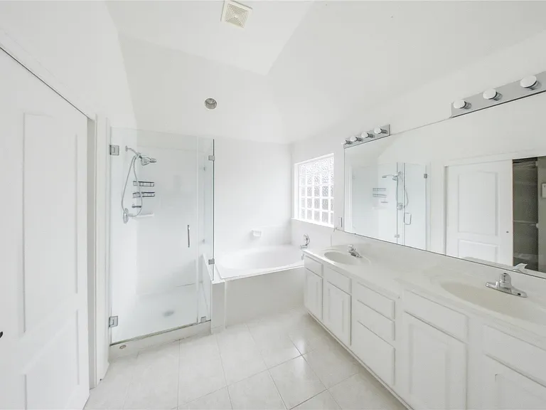 2415 Mills Creek Dr — Photo 15