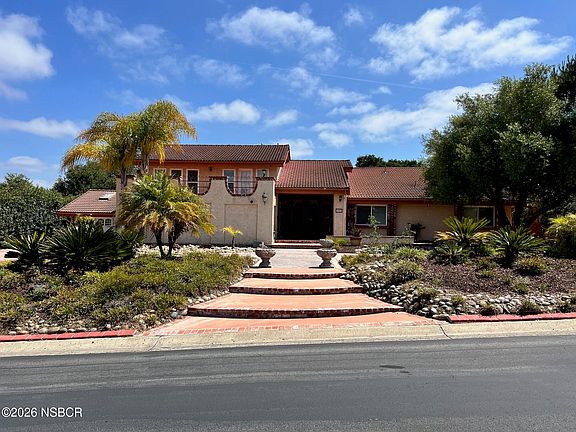 2nd image of 5892 Oakhill Dr