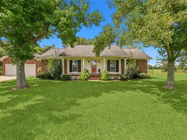 702 Twin Oaks Dr, Raceland, LA 70394