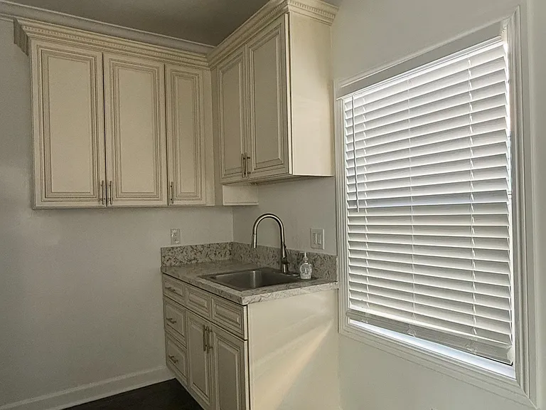 4118 1/2 S Naomi Ave — Photo 2