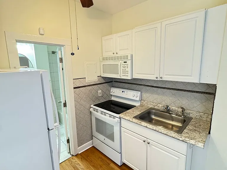 59 Trumbull St — Photo 8