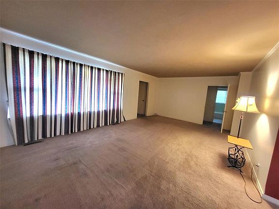 4th image of 1014 N Jefferson Pl