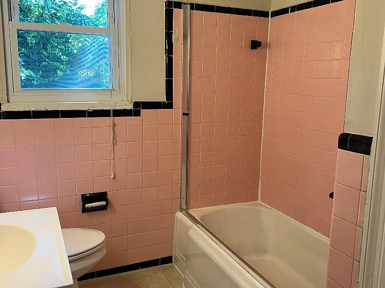 218 Granby Park #B — Photo 15