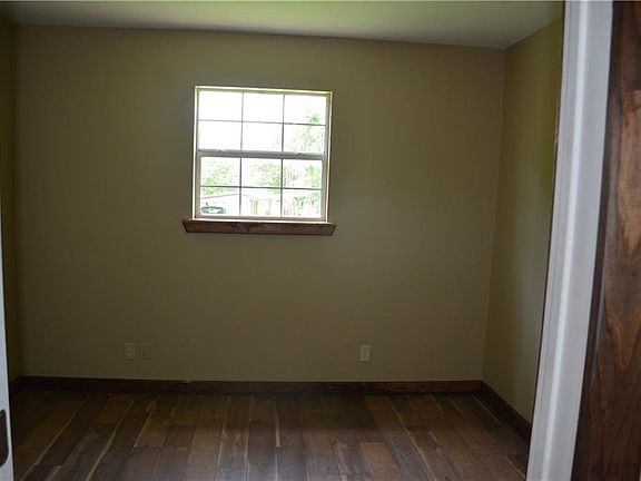 3rd image of 304 E Herndon St