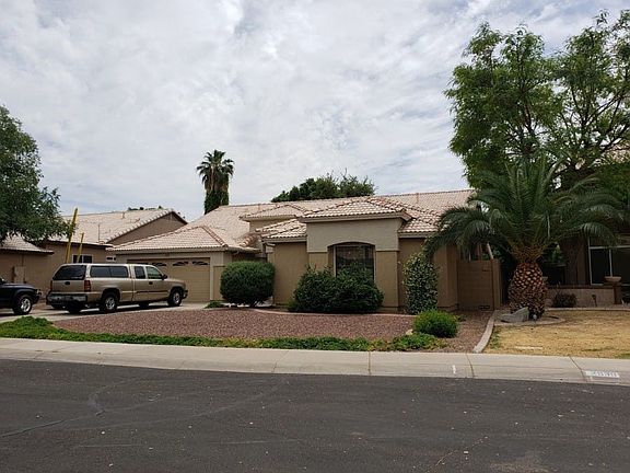 3rd image of 2945 E Santa Rosa Dr