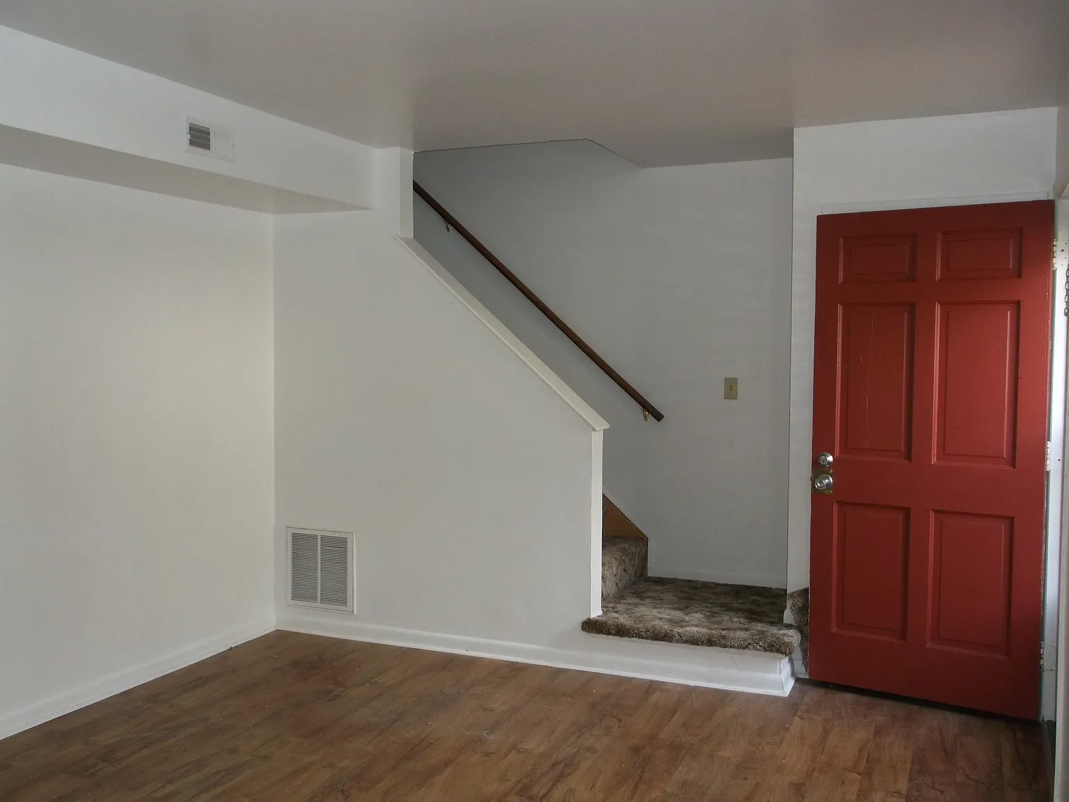 101 Miracle Dr — Photo 2