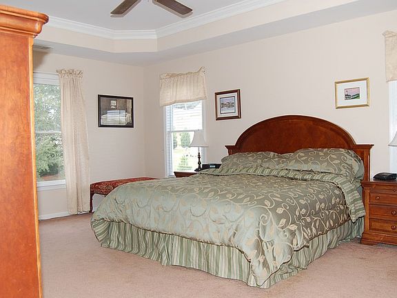 Master Suite Fit For the King & Queen...Trey Ceilings and Spacious Master Bath