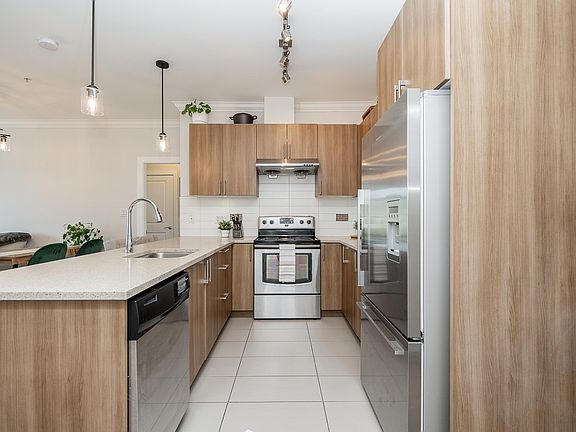 5th image of 11566 224th St #309