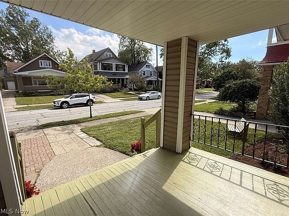 3rd image of 14924 Arden Ave