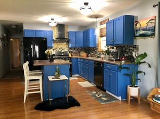 5141 Crescent Oaks Dr, Madison, WI 53704