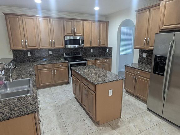 3rd image of 27424 SW 140th Ave
