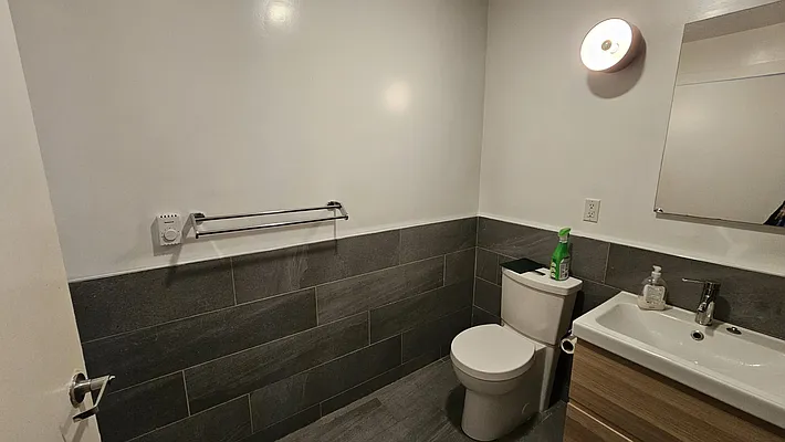 Rented by David Francis New York LLC | media 22