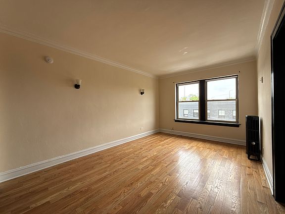 2nd image of 3945 N Pulaski Rd #207
