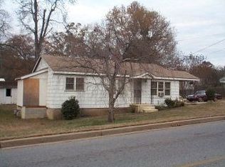 250 Cook St, Royston, GA 30662
