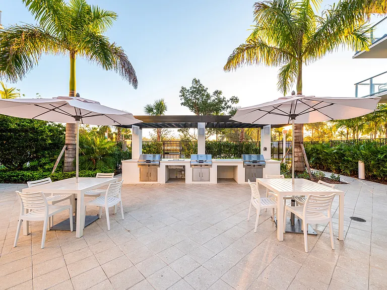 Outdoor grilling stations make it easy to entertain and dine al fresco with friends and neighbors.