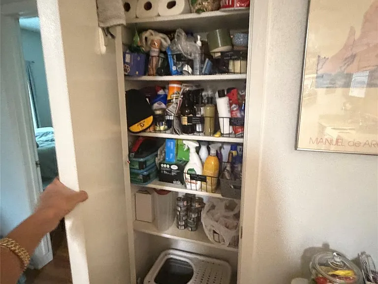 114 E 31st St #204 — Photo 9