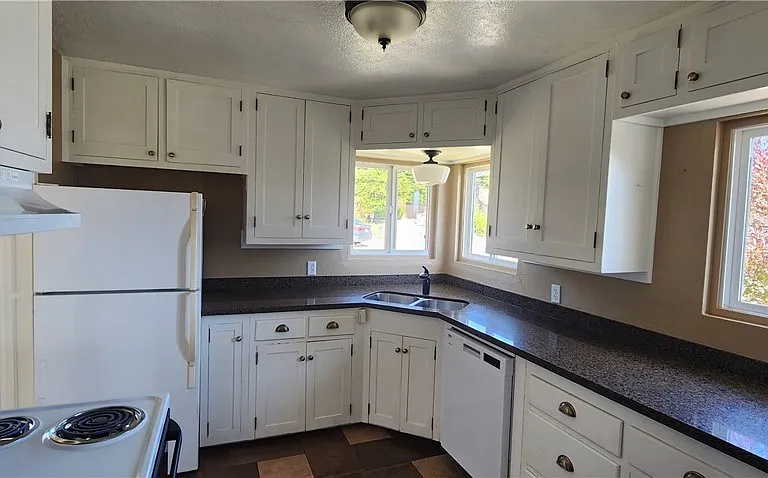 265 Chatham Ln — Photo 9