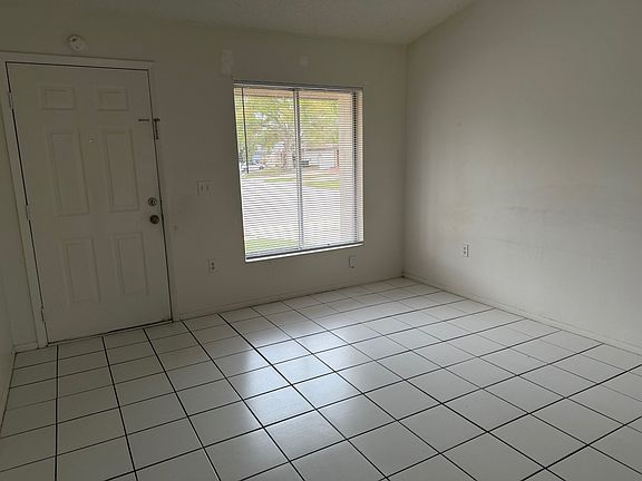 3rd image of 2825 Coral Reef Dr