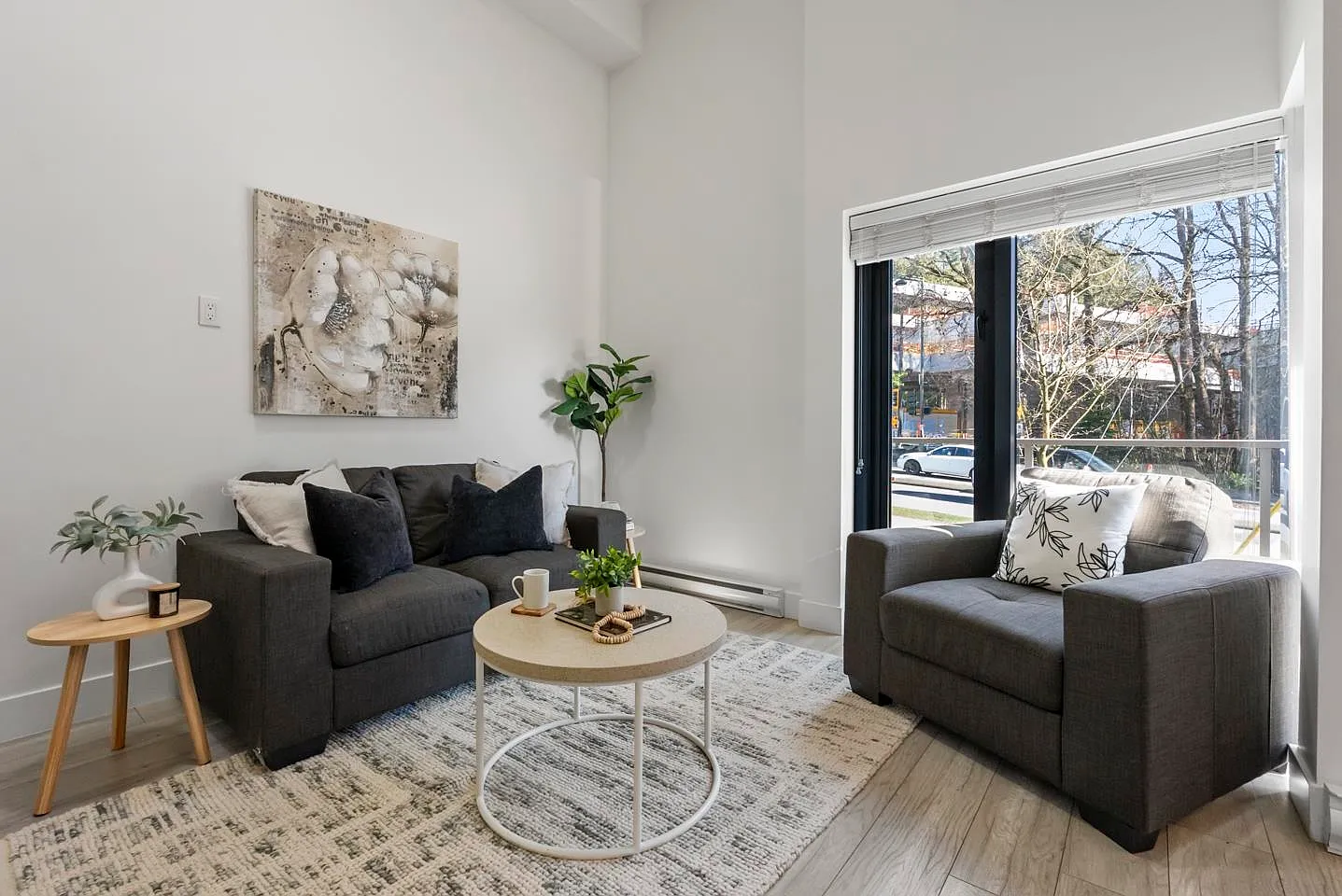 4 bed, 1375 sqft, $3,000 — Photo 2