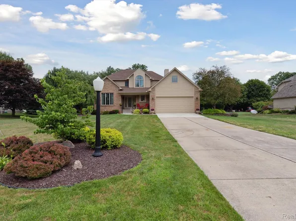 27129 Bryan Blvd, New Boston, MI 48164