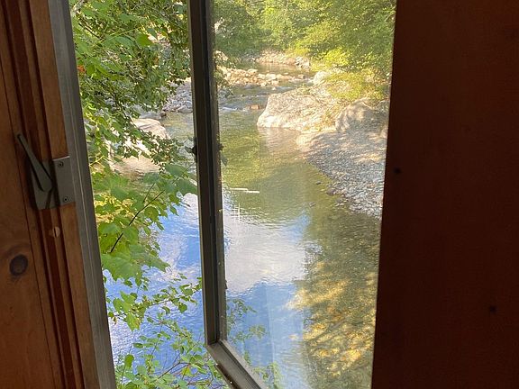 4th image of 838 Main Street