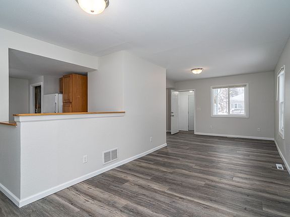 3rd image of 625 7th Ave S