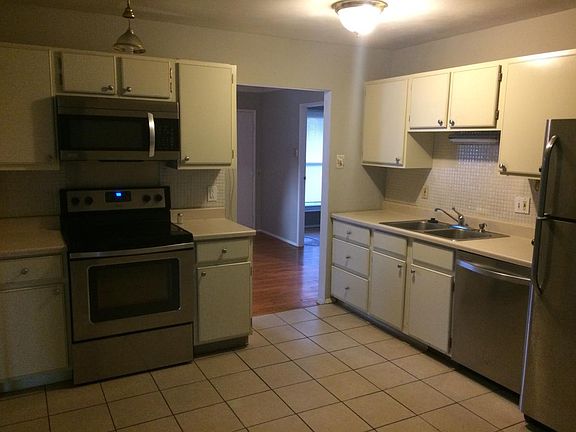5th image of 3910 Flagstone Ct