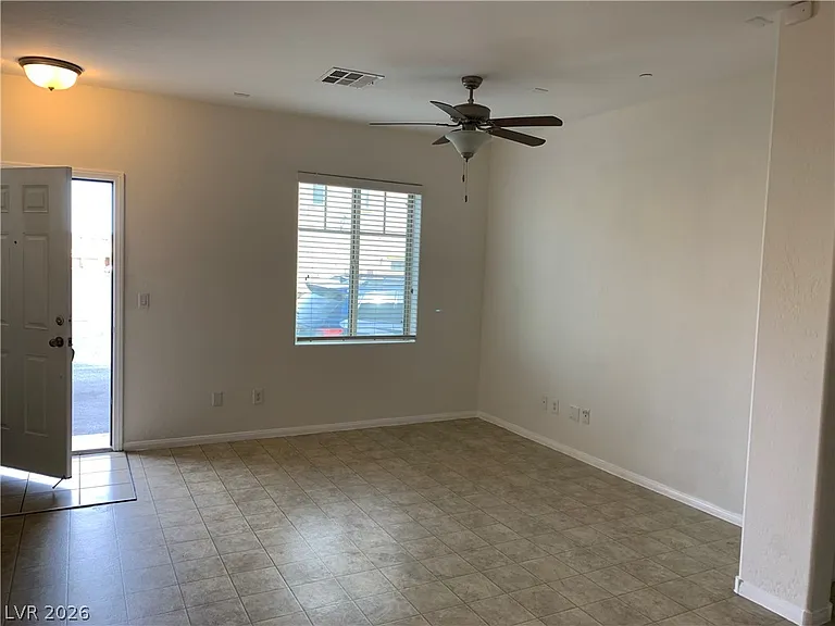 673 Emerald Idol Pl — Photo 5
