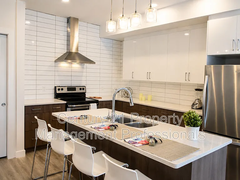 7427 106th St NW — Photo 4