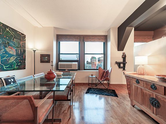 5th image of 600 S Dearborn St APT 1412