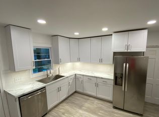 12 Searle Ave, Easthampton, MA 01027