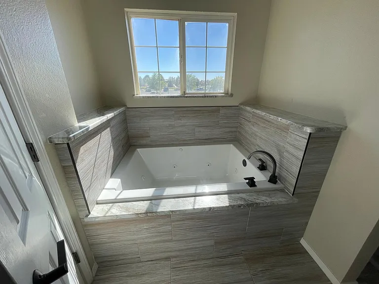 7320 Peregrine Rd NE — Photo 9