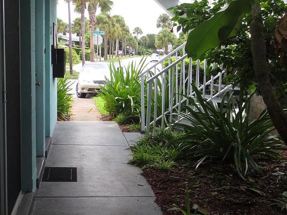 3rd image of 2596 Tulane Ave APT 2