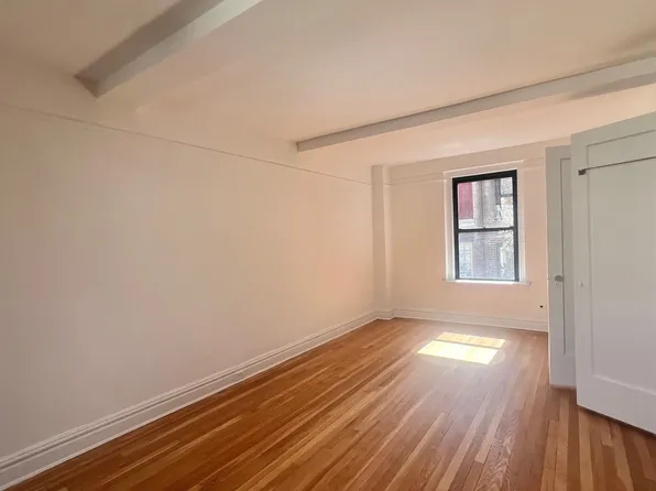 319 East 50th Street 5-G image 9 of 10