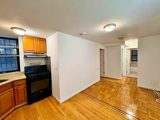 Rented by City Connections Realty | media 10