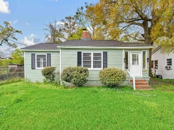 206 Pinehill Dr, Mobile, AL 36606