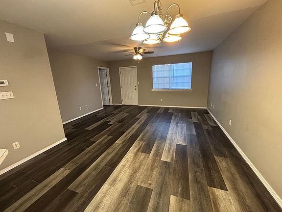 4th image of 808 S Glenwood Ave